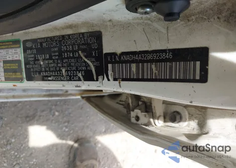 2011 Kia Rio Lx z USA, uszkodzony, nr VIN KNADH4A32B6923846